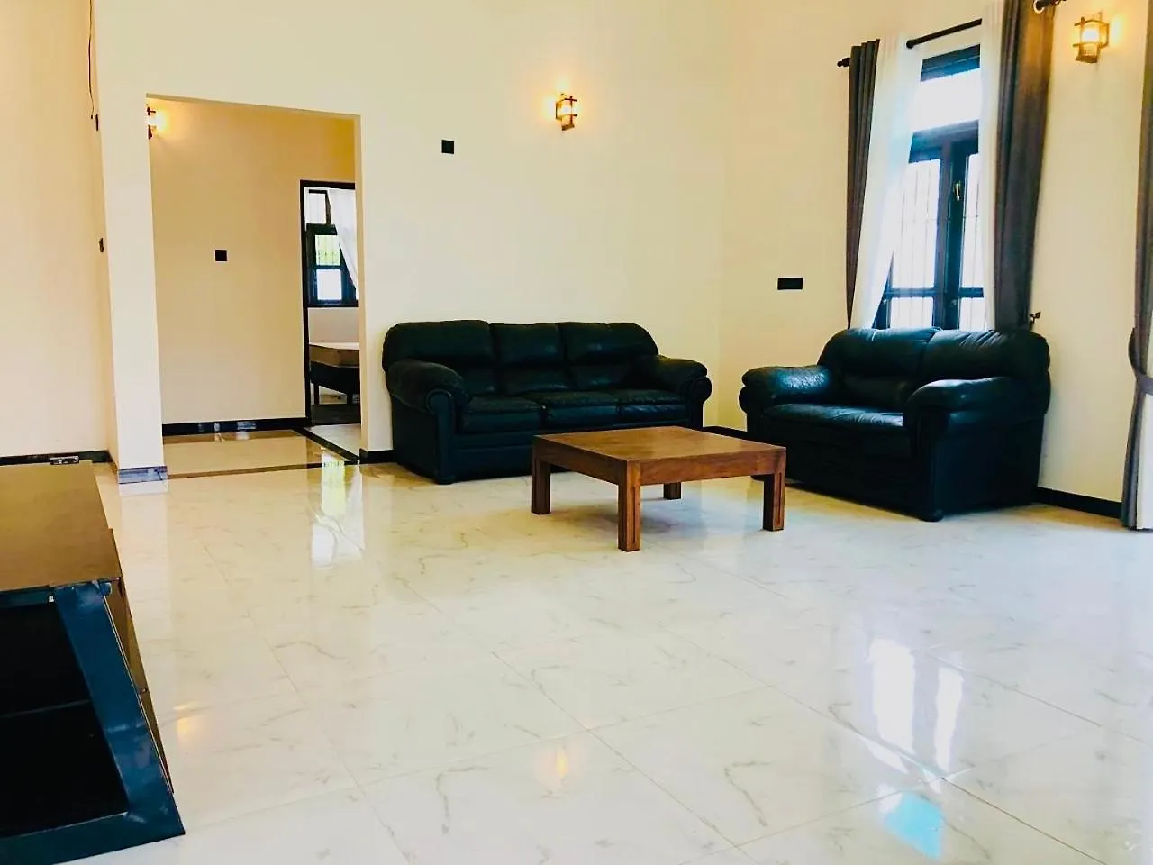 Villa Grand Airport Transit Negombo